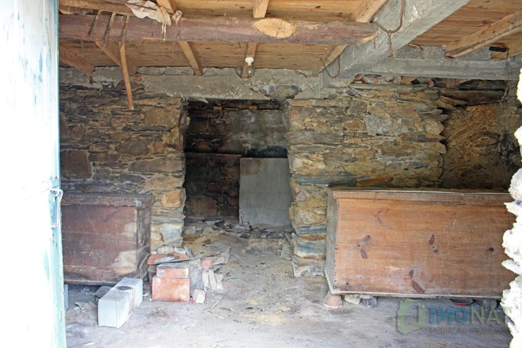 Moradia T3 para Venda em Cardosa Foto 22