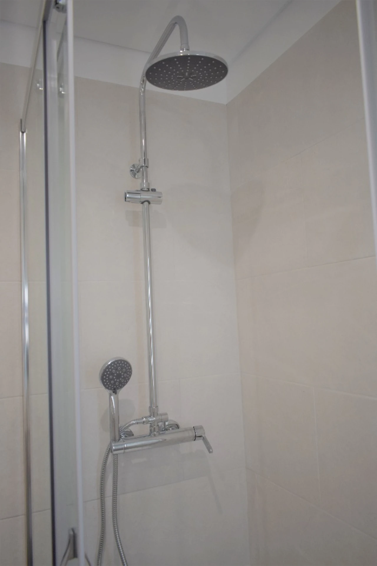 Apartamento T1 para Arrendamento em Santo António dos Cavaleiros Foto 20