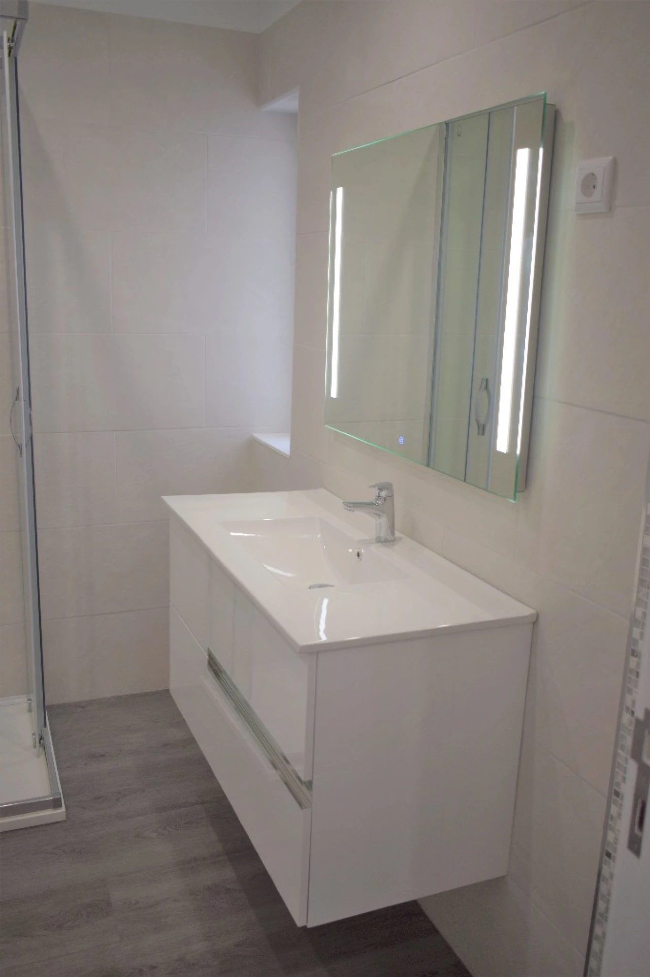 Apartamento T1 para Arrendamento em Santo António dos Cavaleiros Foto 22