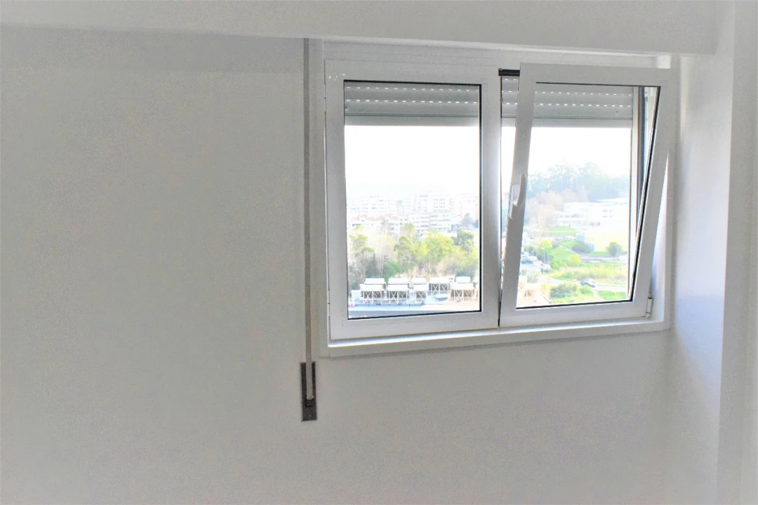 Apartamento T1 para Arrendamento em Santo António dos Cavaleiros Foto 25