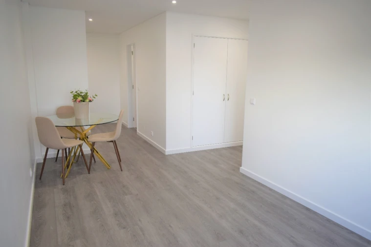 Apartamento T1 para Arrendamento em Santo António dos Cavaleiros