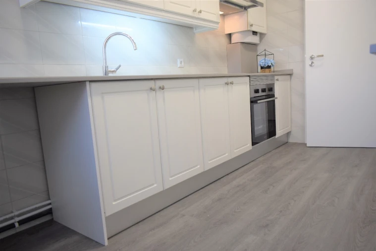 Apartamento T1 para Arrendamento em Santo António dos Cavaleiros Foto 15