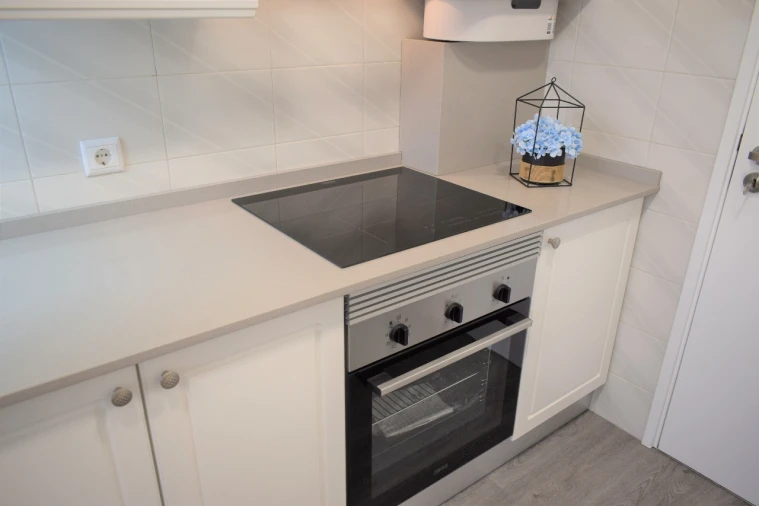 Apartamento T1 para Arrendamento em Santo António dos Cavaleiros Foto 16