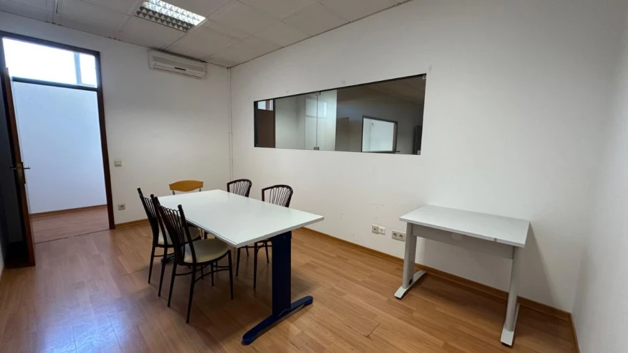 Negócio para Arrendamento em Tirado Foto 9