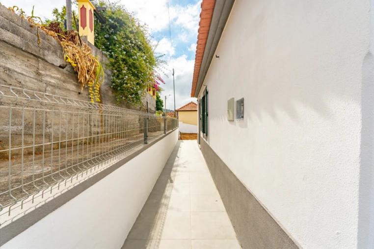 Moradia T3 para Venda em Calheta Foto 8