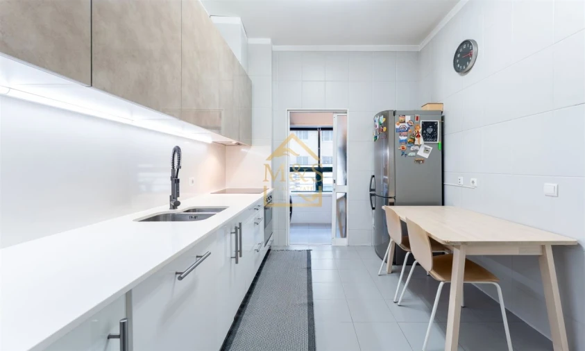 Apartamento T4 para Venda em Matosinhos Foto 4