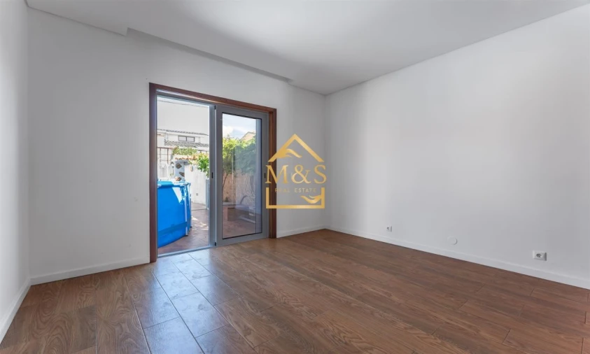 Moradia T3 para Venda em Mindelo Foto 8