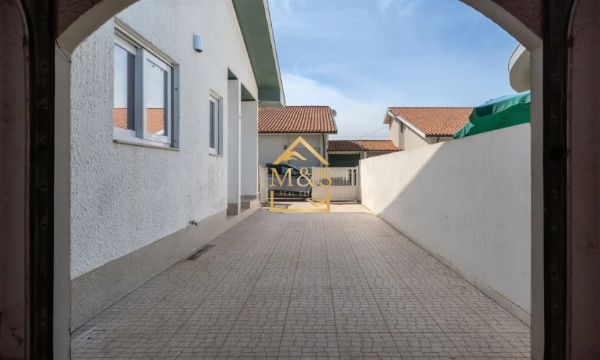 Moradia T3 para Venda em Mindelo Foto 2