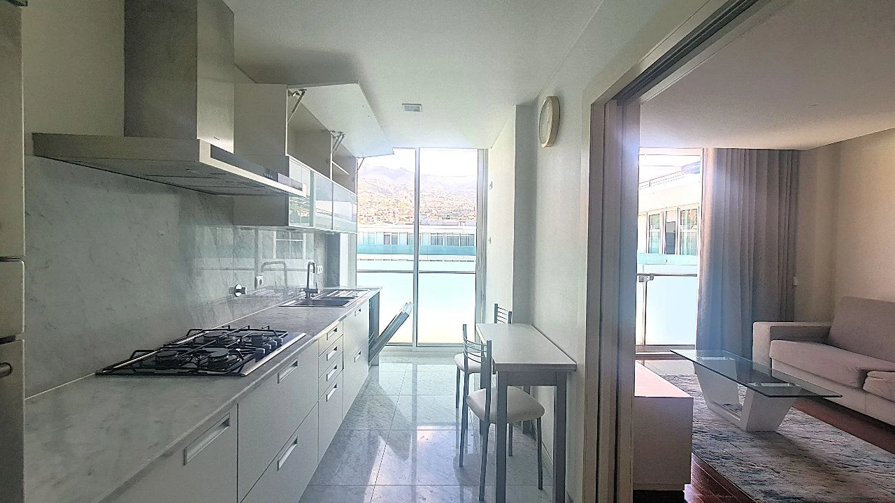Apartamento T1 para Arrendamento em Funchal Foto 6