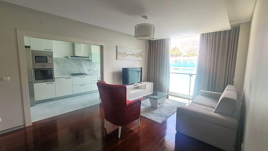 Apartamento T1 para Arrendamento em Funchal Foto 3