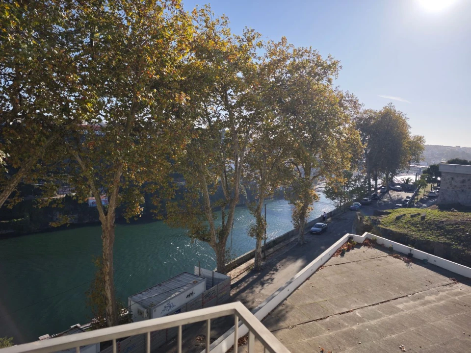 Apartamento T3 para Arrendamento em Porto Foto 1