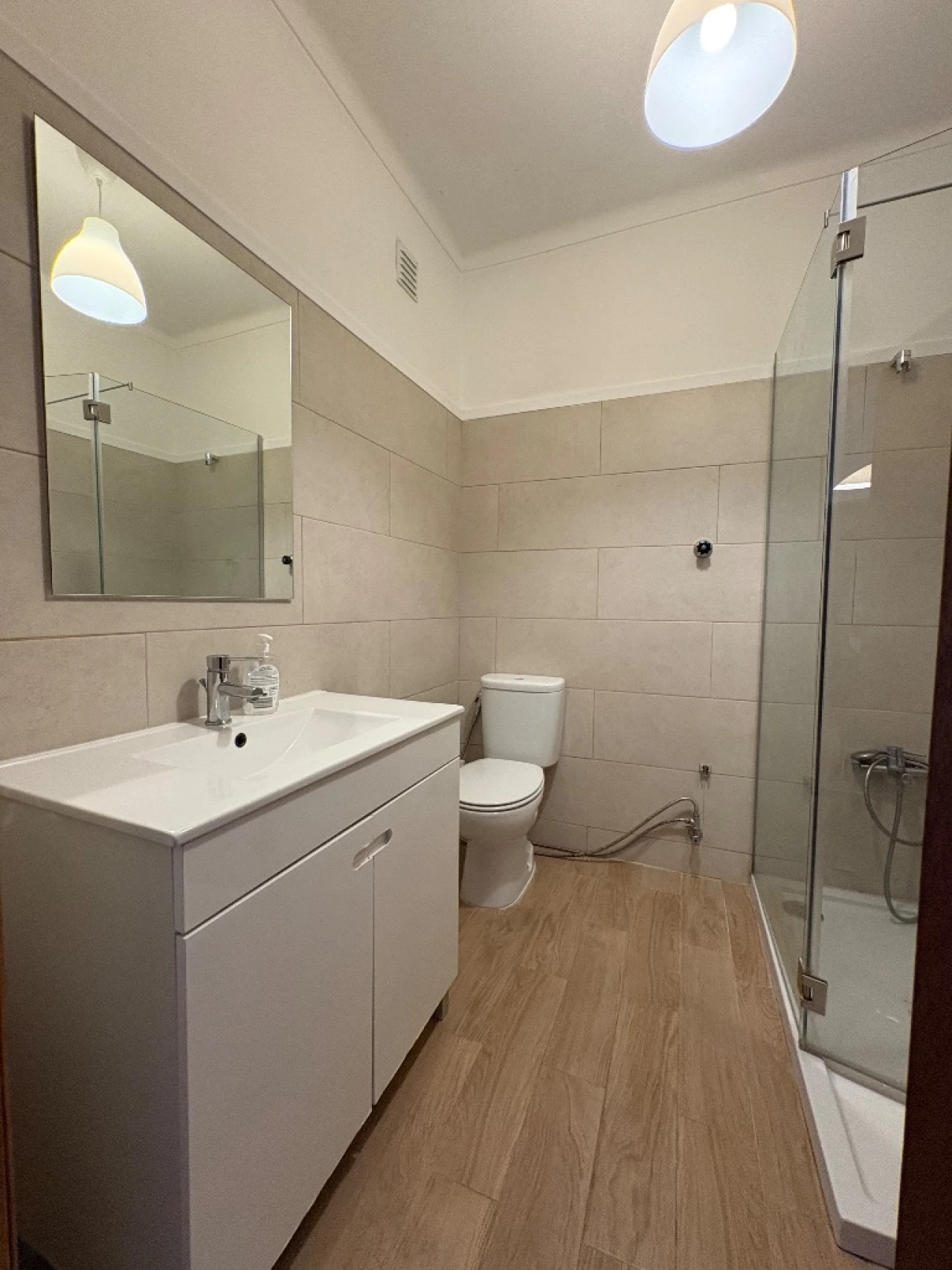 Apartamento T1 para Arrendamento em Parede Foto 3