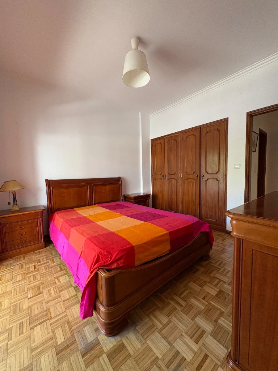 Apartamento T1 para Arrendamento em Parede Foto 5