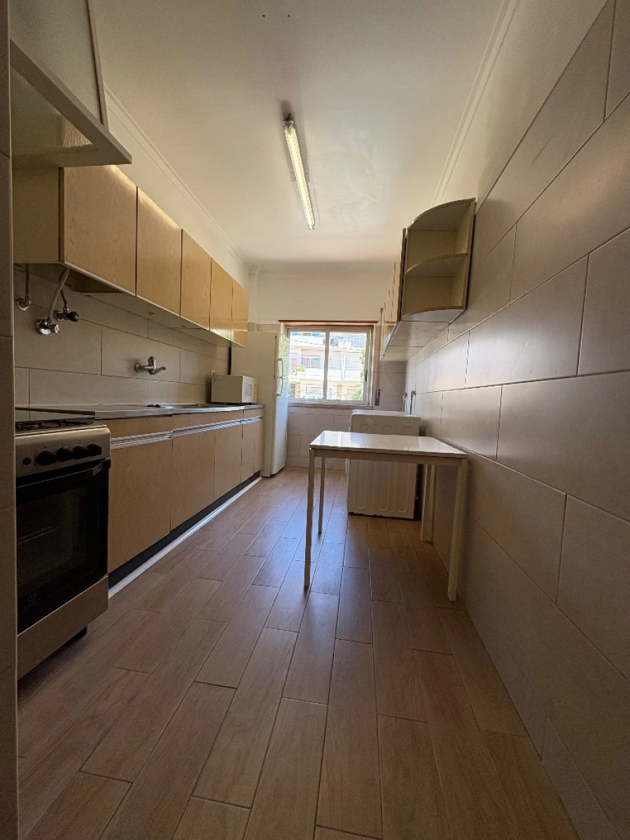 Apartamento T1 para Arrendamento em Parede Foto 7