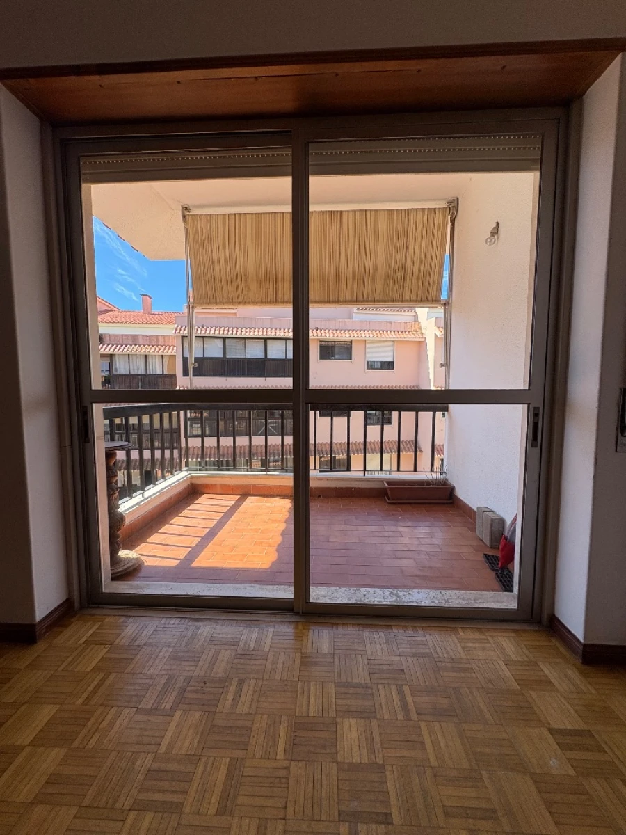 Apartamento T1 para Arrendamento em Parede Foto 8