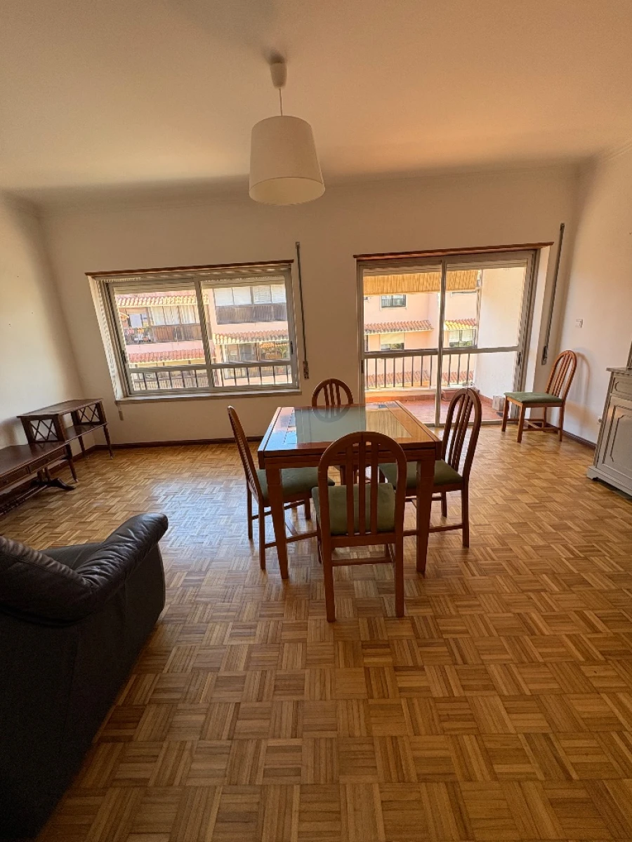 Apartamento T1 para Arrendamento em Parede Foto 17