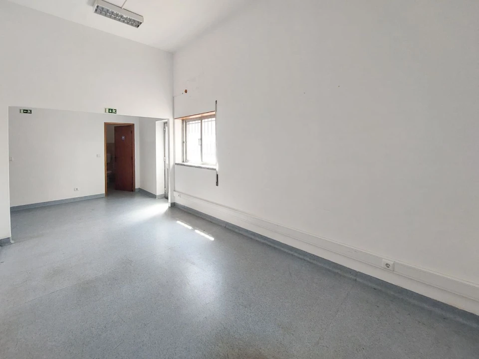 Loja para Arrendamento em Pombal Foto 5