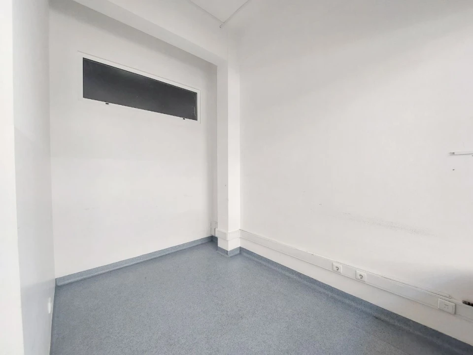 Loja para Arrendamento em Pombal Foto 7