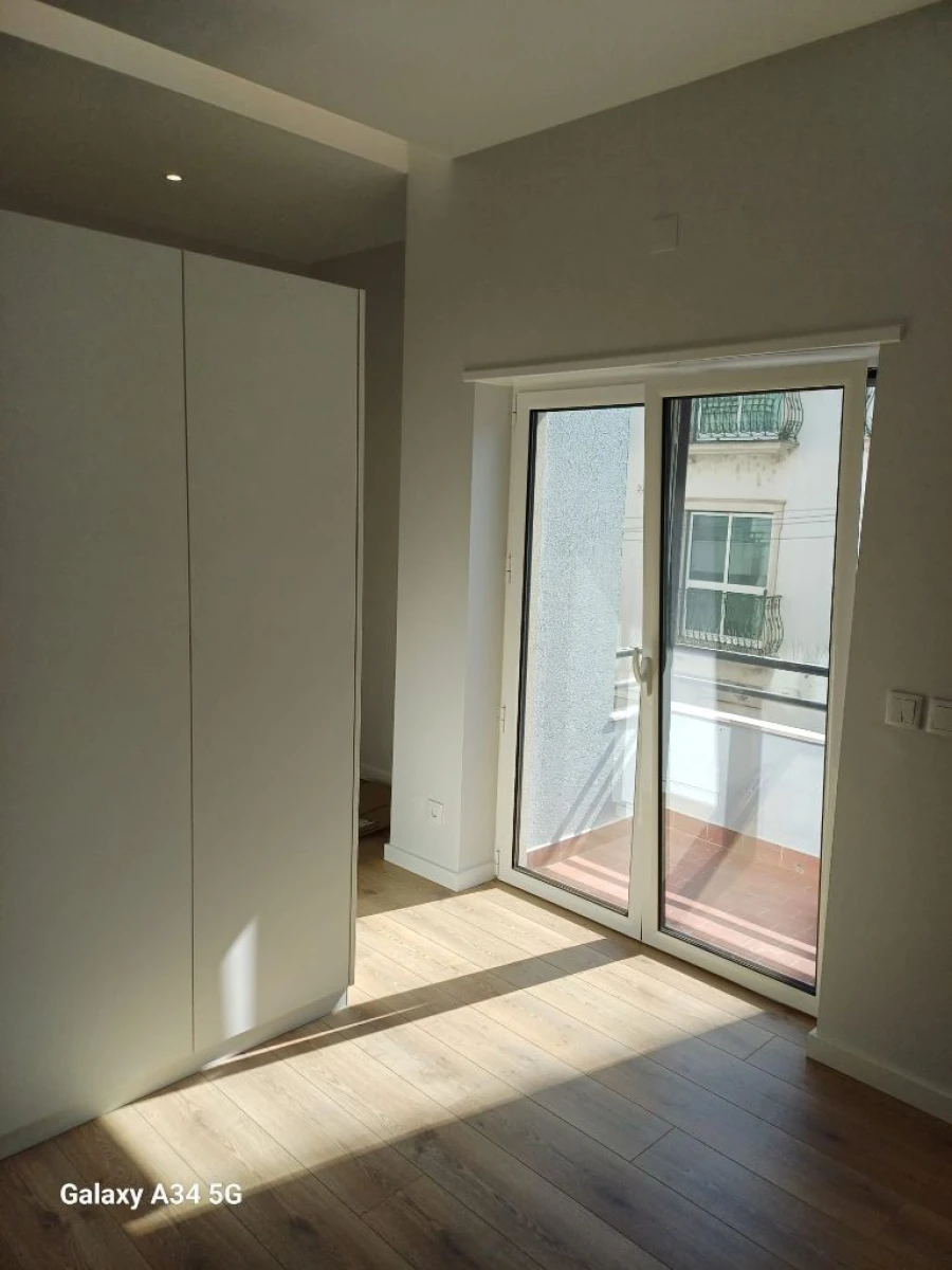 Apartamento T1 para Arrendamento em Pombal Foto 7