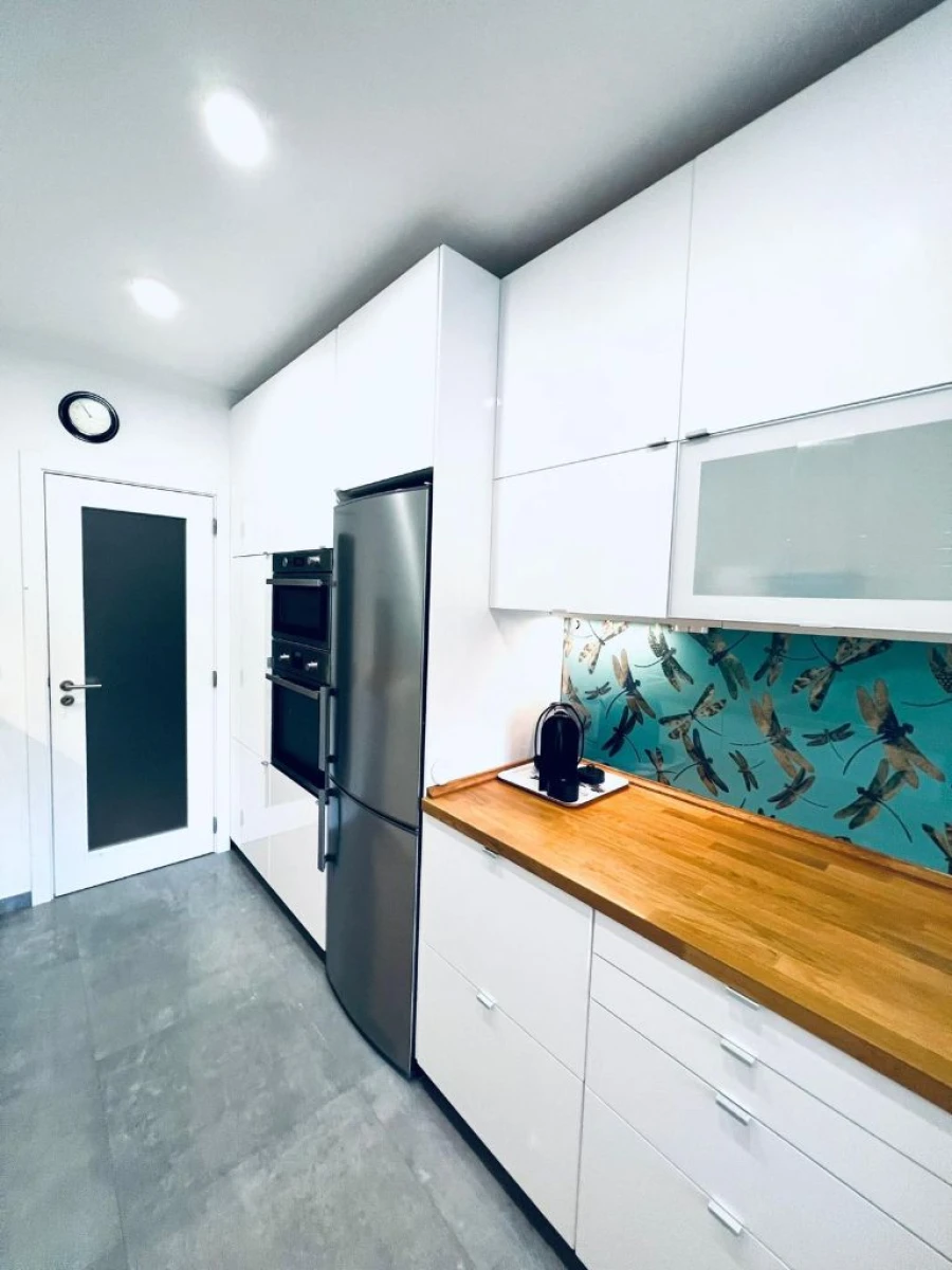 Quarto para Arrendamento em Santo António dos Cavaleiros Foto 8