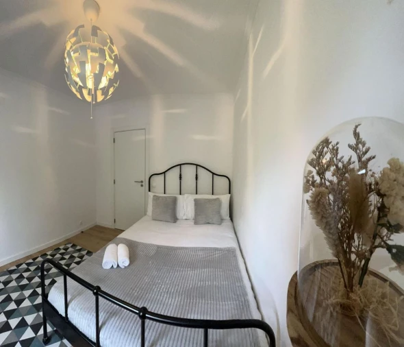 Quarto para Arrendamento em Santo António dos Cavaleiros Foto 11