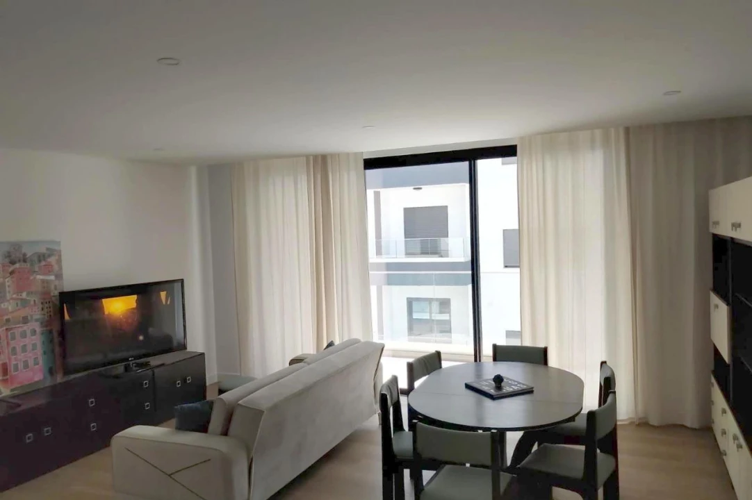 Apartamento T3 para Arrendamento em Montenegro Foto 7