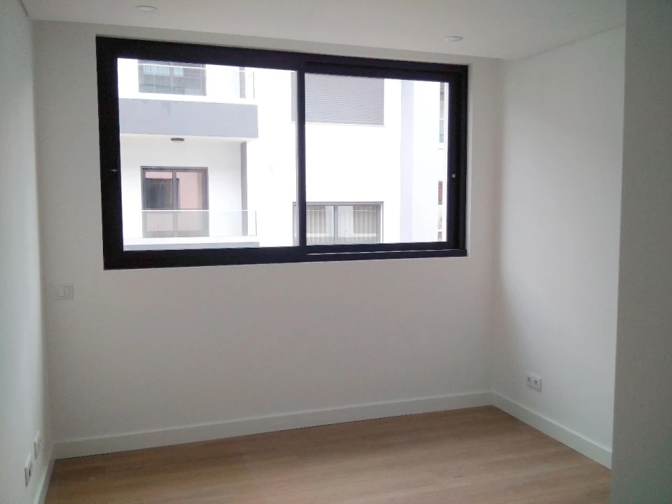 Apartamento T3 para Arrendamento em Montenegro Foto 12