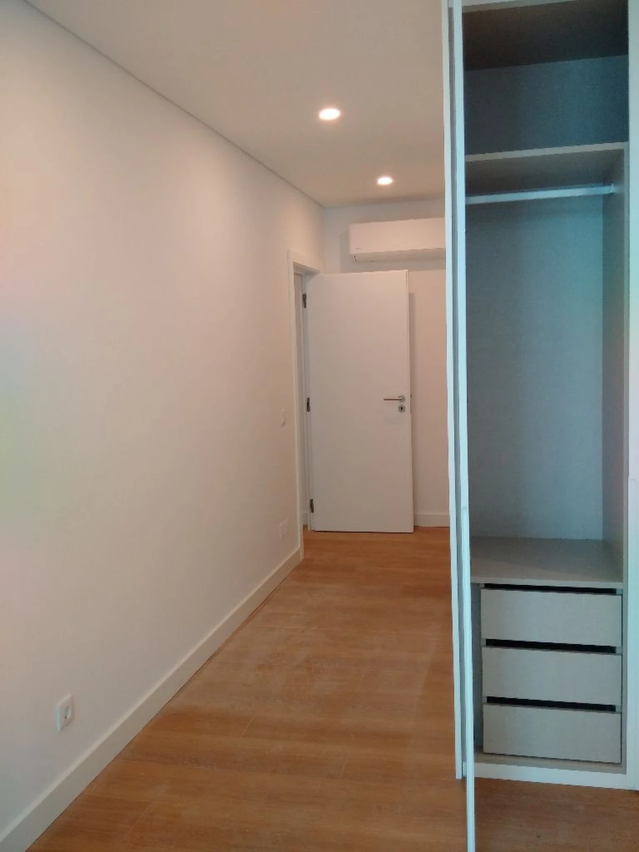 Apartamento T3 para Arrendamento em Montenegro Foto 18