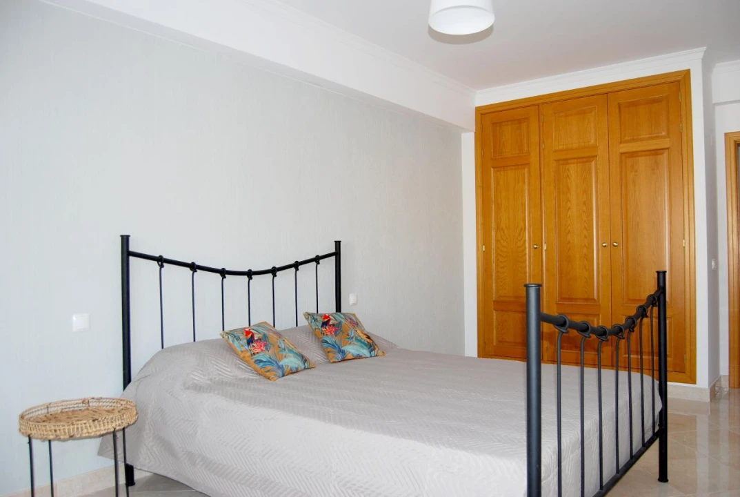 Apartamento T4 para Arrendamento em Faro Foto 28