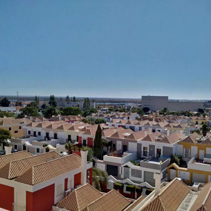 Apartamento T4 para Arrendamento em Faro Foto 2
