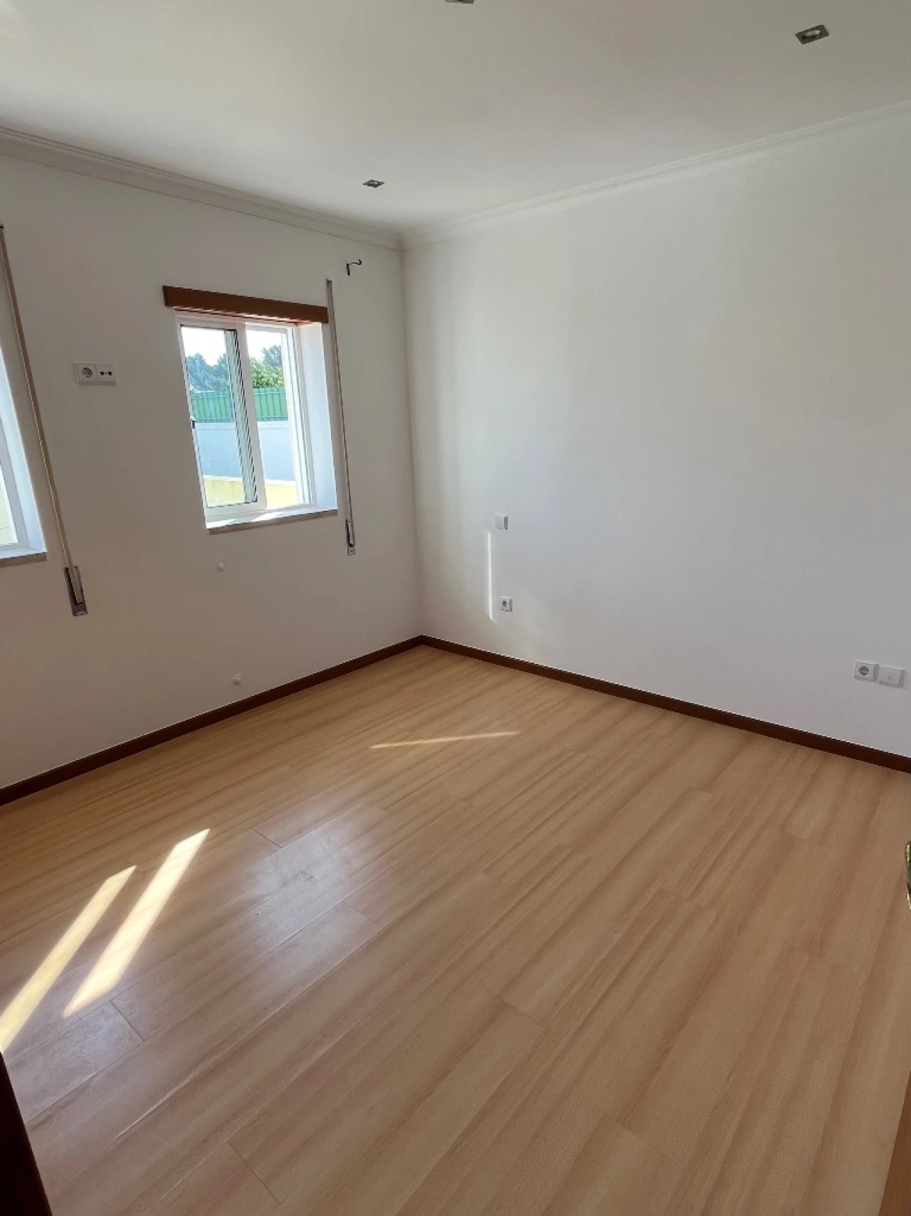 Apartamento T3 para Arrendamento em Salir do Porto Foto 3