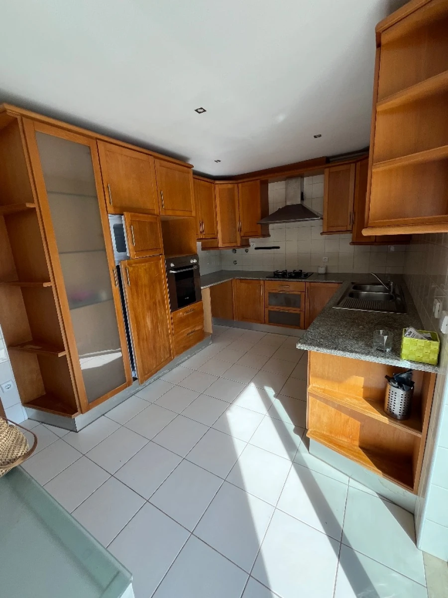 Apartamento T3 para Arrendamento em Salir do Porto Foto 5