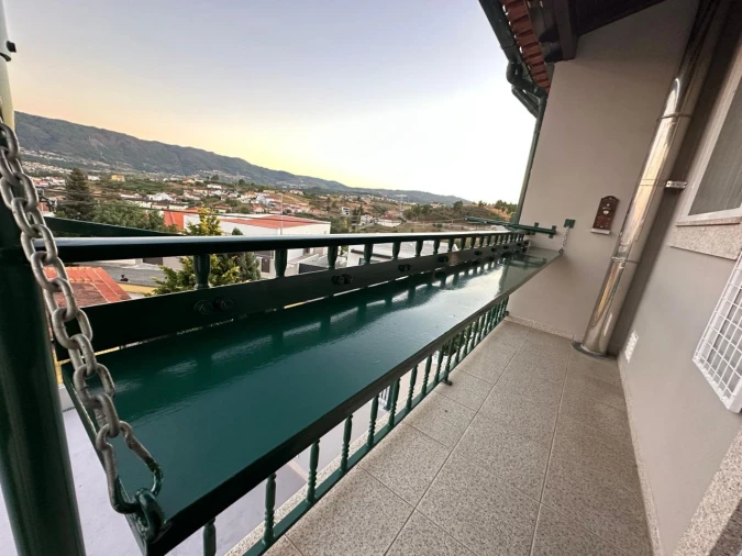 Moradia T4 para Venda em Chaves Foto 2
