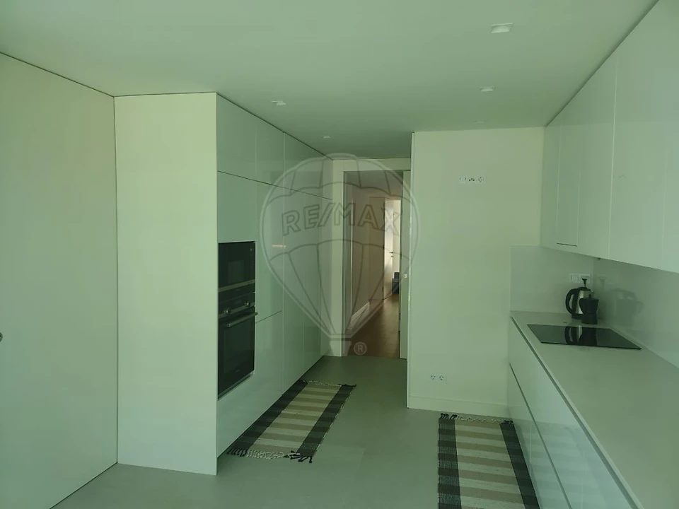 Apartamento T3 para Arrendamento em Senhora da Hora Foto 1