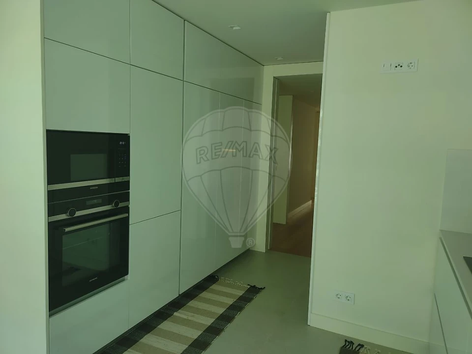 Apartamento T3 para Arrendamento em Senhora da Hora Foto 7