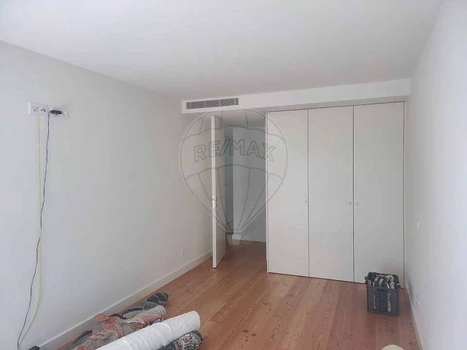 Apartamento T3 para Arrendamento em Senhora da Hora Foto 10