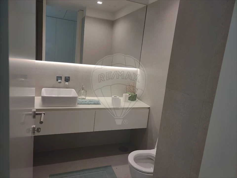 Apartamento T3 para Arrendamento em Senhora da Hora Foto 16