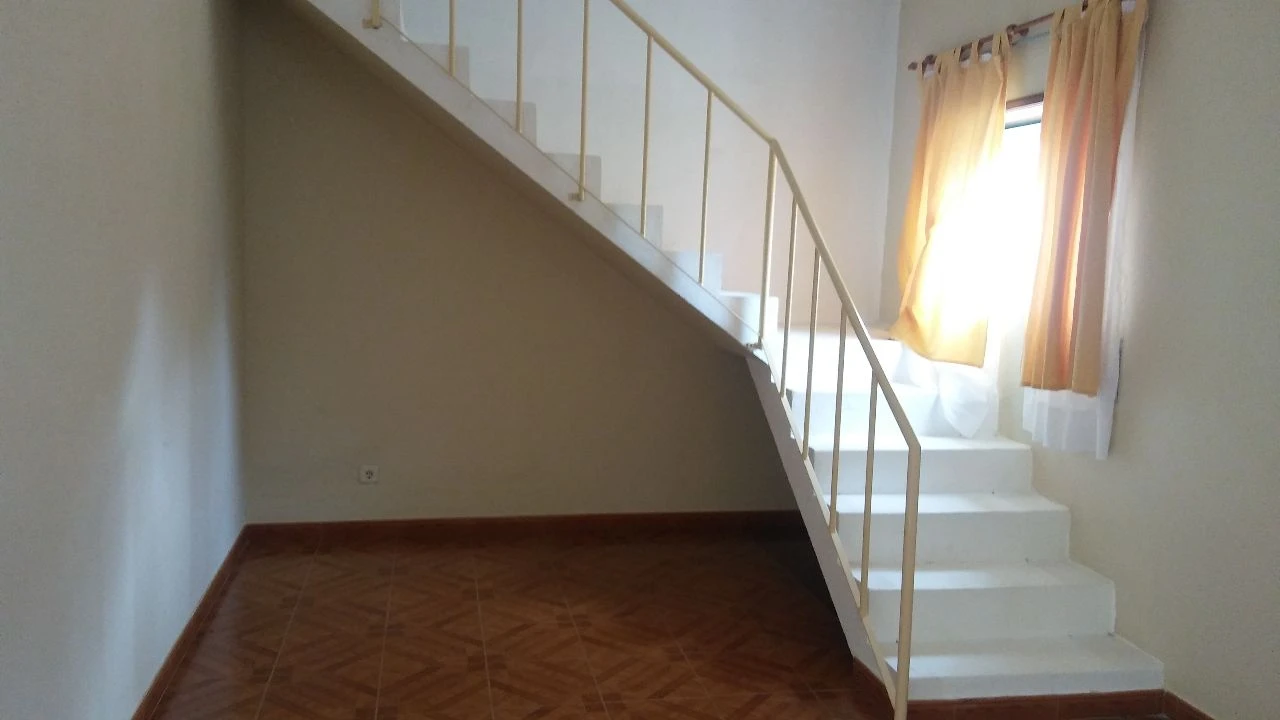 Moradia T1 para Arrendamento em Cabeças Foto 16