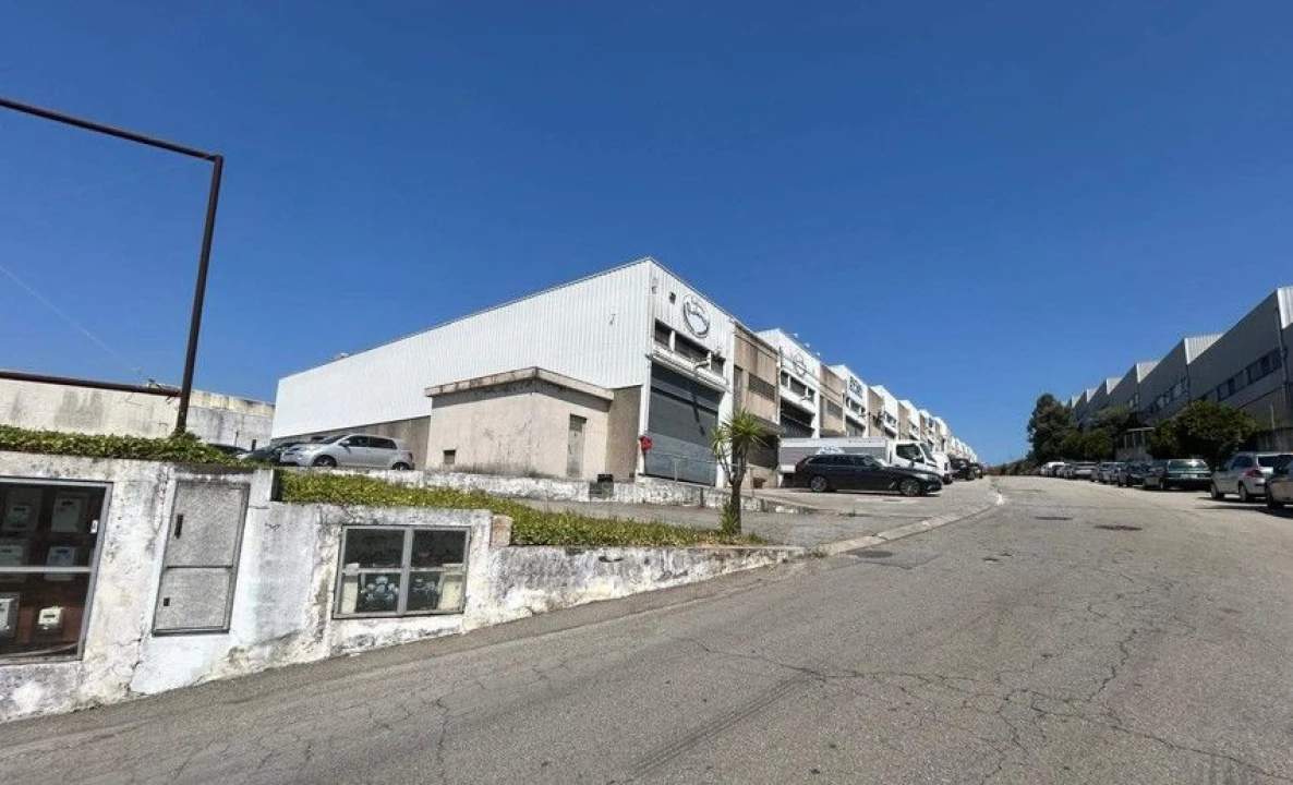 Armazém para Venda em Ermesinde Foto 1