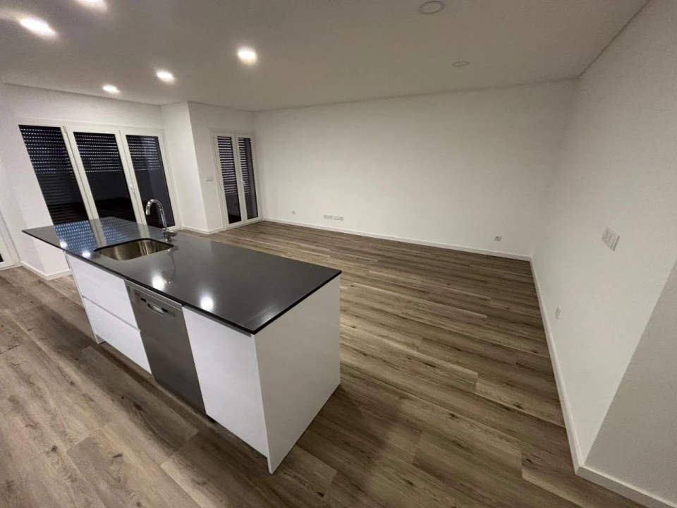 Apartamento T3 para Venda em Arruda dos Vinhos Foto 1