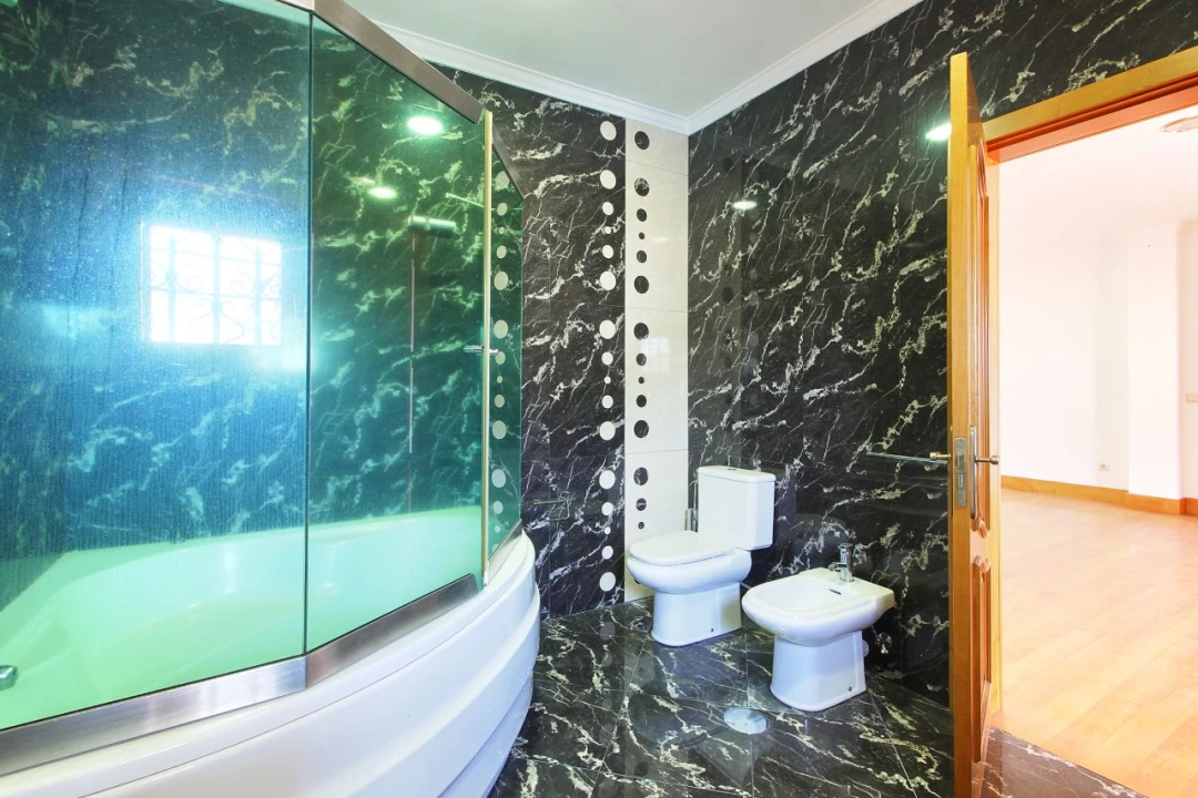 Moradia T6 para Venda em Sobrosa Foto 23