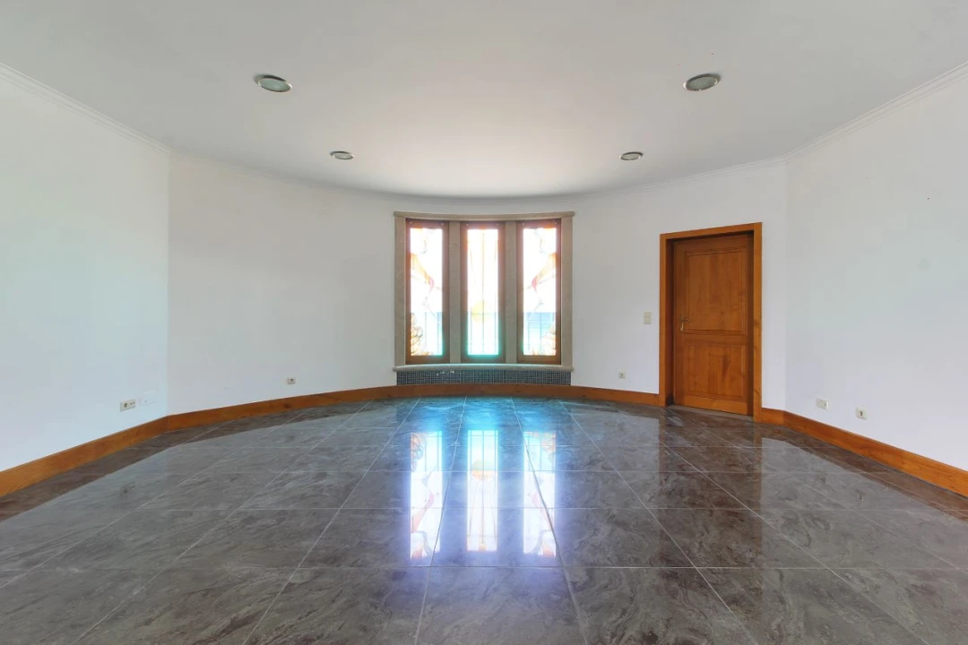 Moradia T6 para Arrendamento em Sobrosa Foto 8