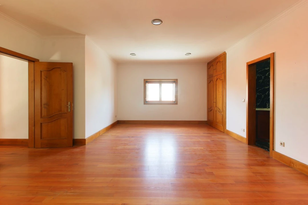 Moradia T6 para Arrendamento em Sobrosa Foto 19