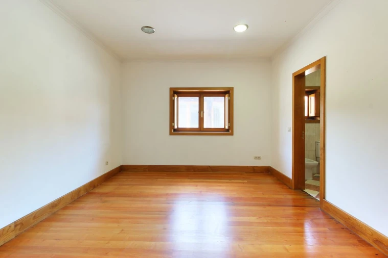 Moradia T6 para Arrendamento em Sobrosa Foto 12