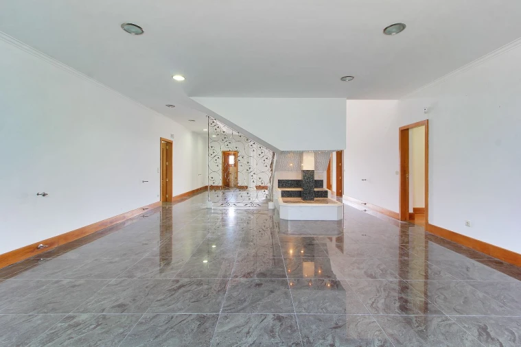 Moradia T6 para Arrendamento em Sobrosa Foto 21