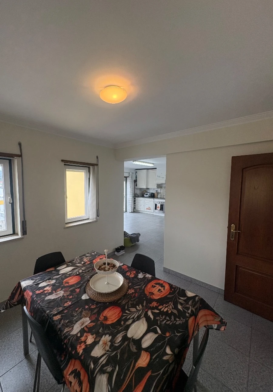 Apartamento T4 para Venda em Venda do Pinheiro Foto 10