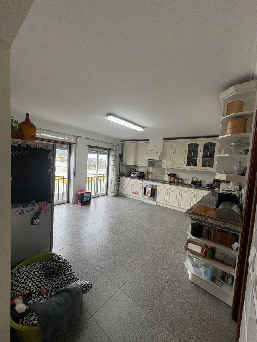 Apartamento T4 para Venda em Venda do Pinheiro Foto 7