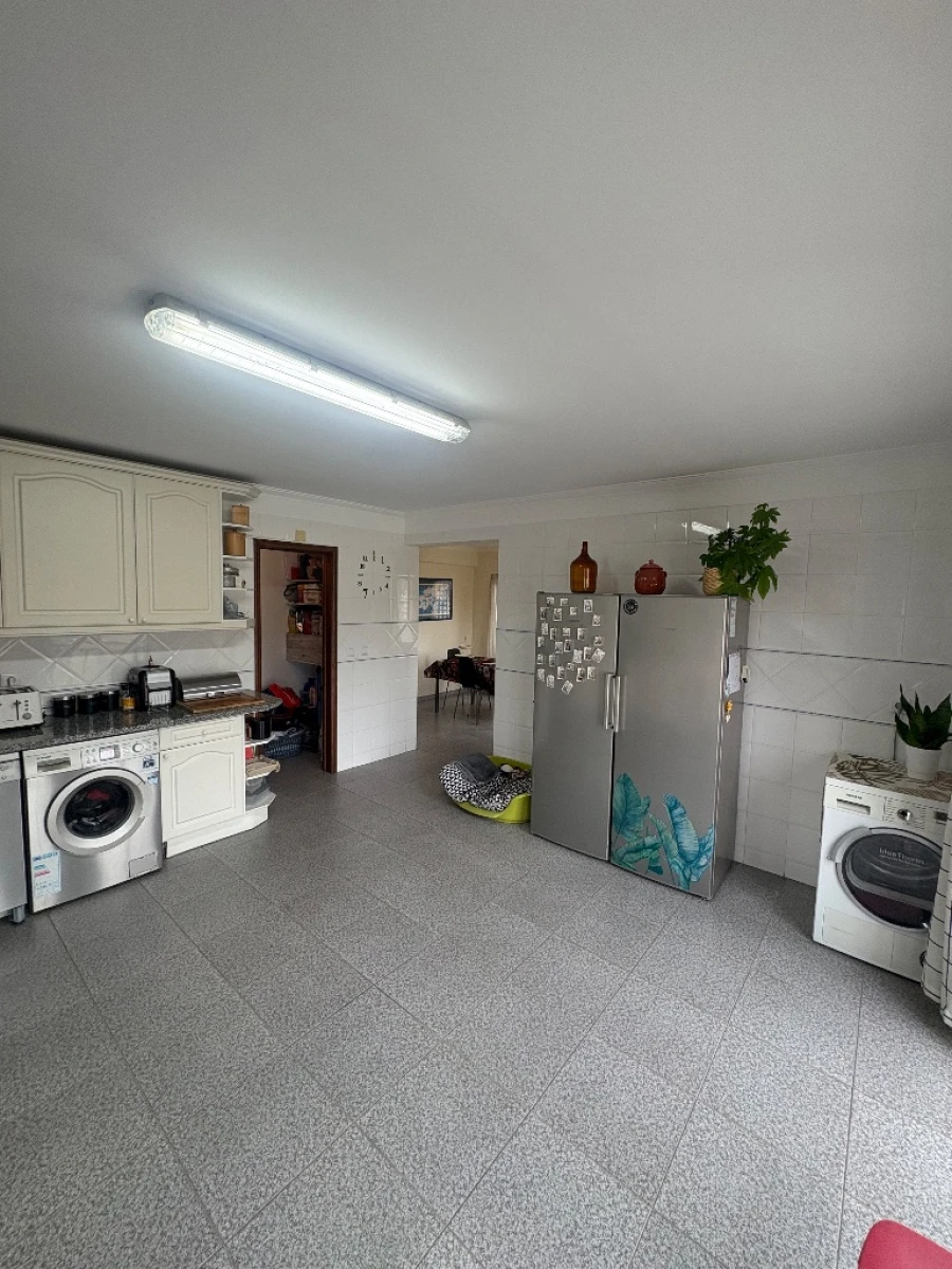 Apartamento T4 para Venda em Venda do Pinheiro Foto 8