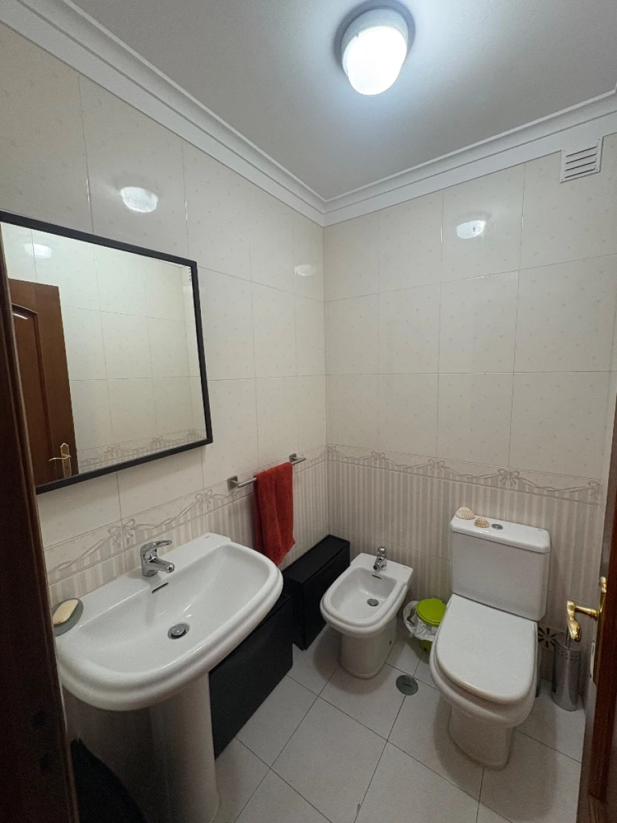 Apartamento T4 para Venda em Venda do Pinheiro Foto 4