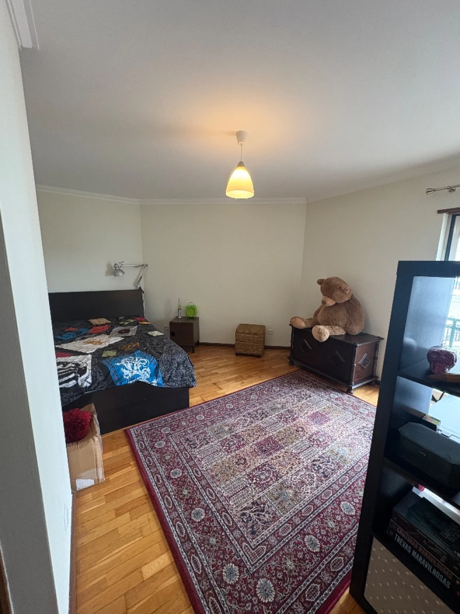 Apartamento T4 para Venda em Venda do Pinheiro Foto 13